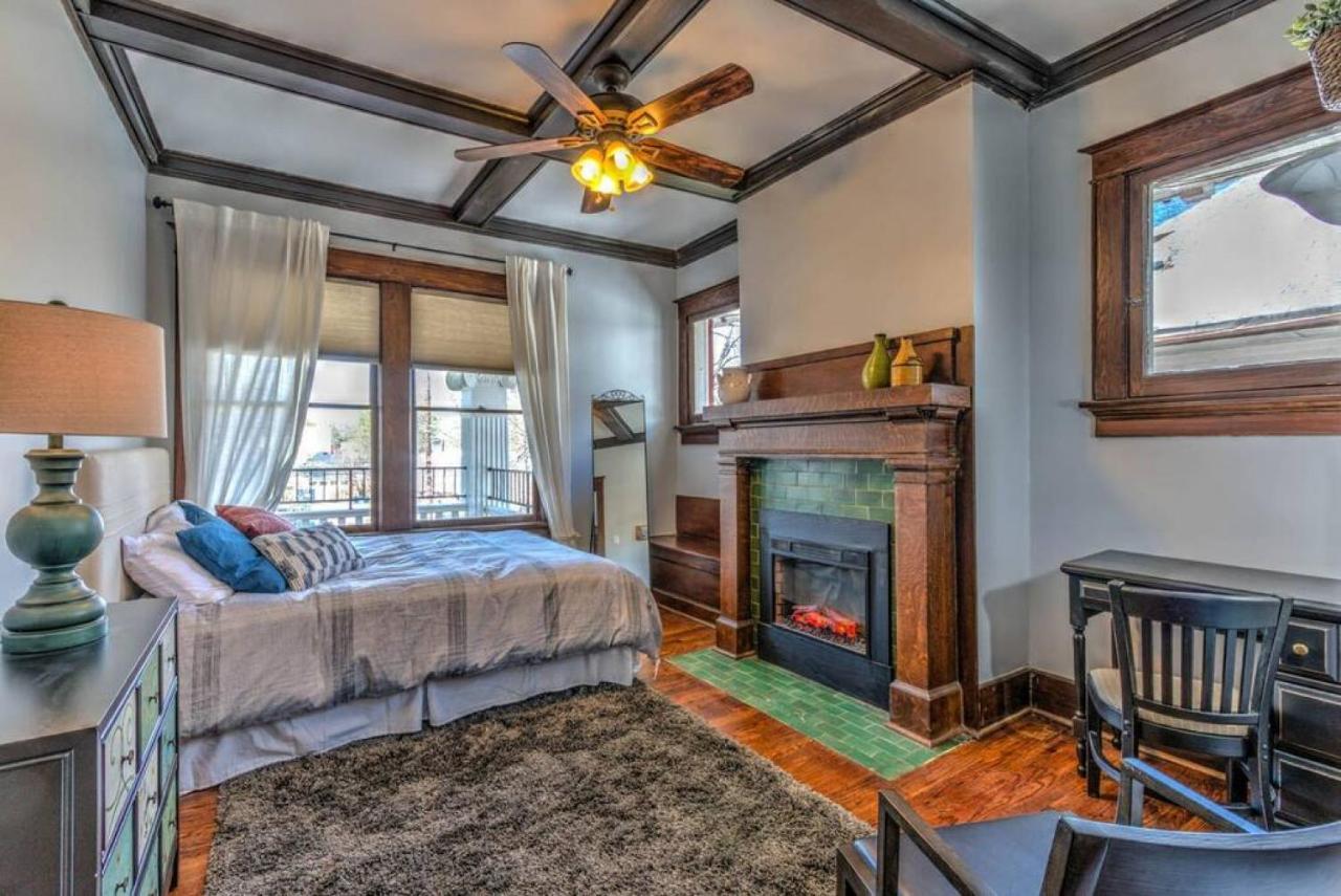 Classic Woodwork And Details In 1912 Colonial Memphis Exterior photo
