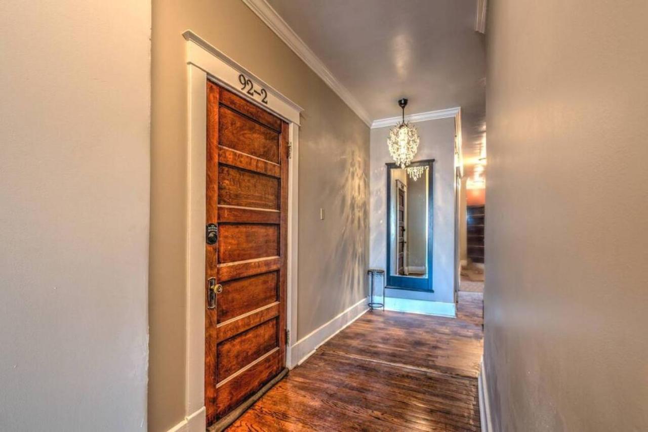 Classic Woodwork And Details In 1912 Colonial Memphis Exterior photo